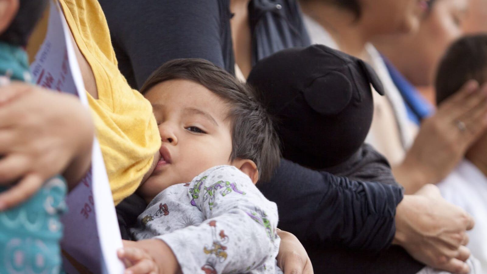 La lactancia es un derecho de niñas, niños y mujeres lactantes, se trata de una actividad básica reconocida por la Comisión Nacional de Derechos Humanos.