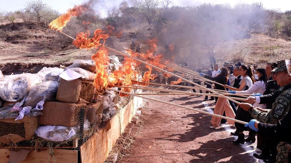 “Queman droga en Guanajuato: ‘cada dosis menos, un riesgo menos’” aseguró la gobernadora de Guanajuato.