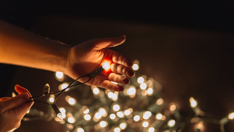 Desde usar luces LED hasta elegir ingredientes locales y regalos sostenibles, te contamos cómo disfrutar una Navidad igual de mágica, pero con un impacto positivo en tu bolsillo y en el planeta