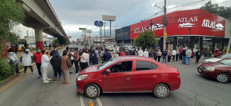 Bloqueo de vecinos en Ecatepec, Edomex.