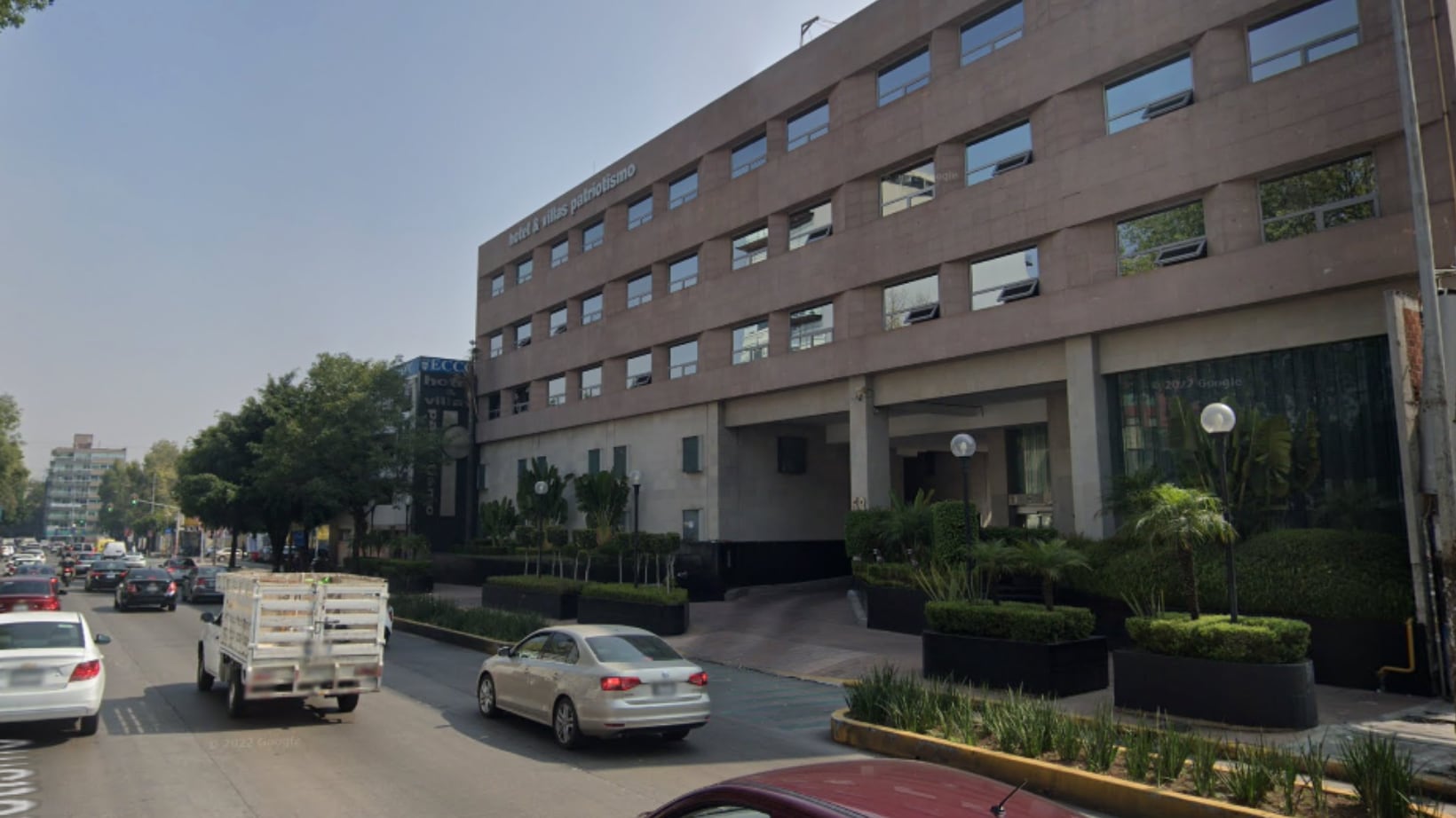 Encuentran dos hombres intoxicados y uno muerto en un hotel en Patriotismo.