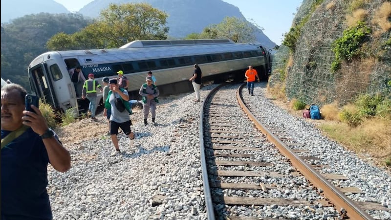 Accidente del tren del Corredor Interoceánico en Oaxaca deja 20 lesionados