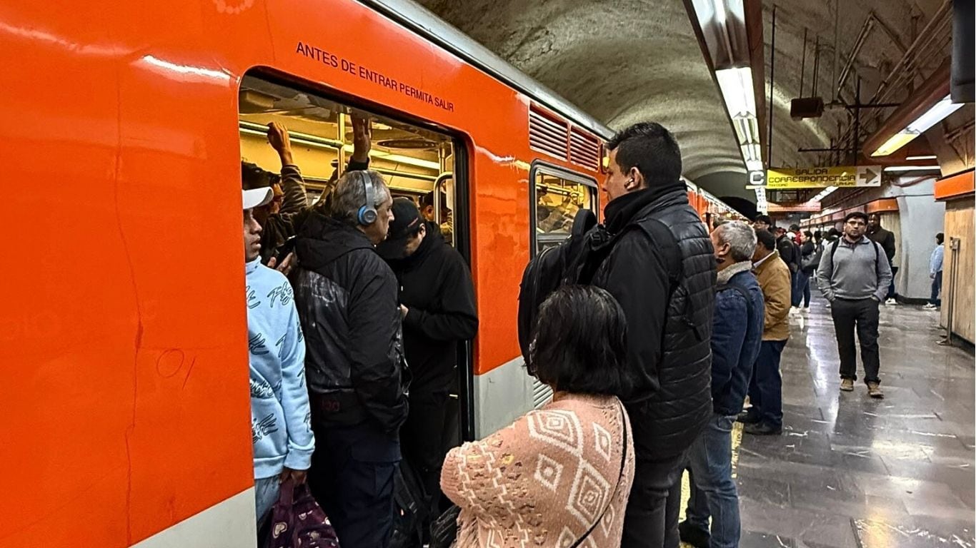 Saturación en el Metro CDMX hoy
