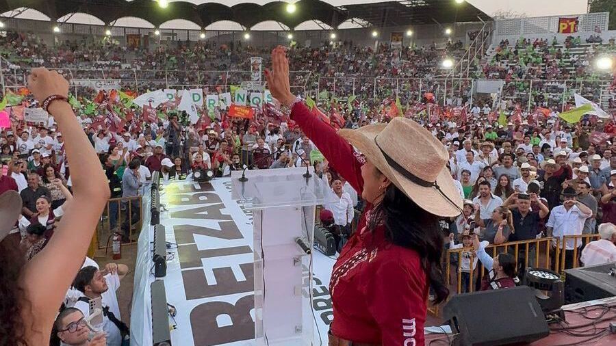 "El pueblo se cansó de lo mismo", afirma, y destaca encuesta Polls.Mx que le da ventaja de 17 puntos