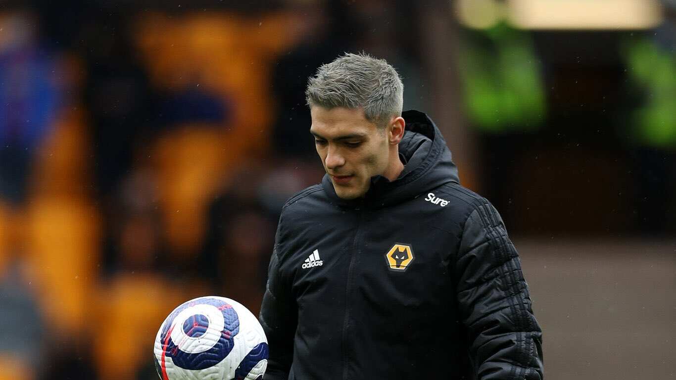 Afición del Wolverhampton ovaciona a Raúl Jiménez