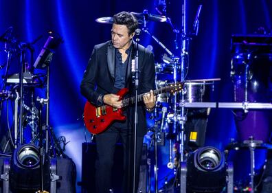 En un encuentro único con sus fanáticos de todas las edades, Los Temerarios ofrecieron la primera de sus dos presentaciones en el Estadio GNP Seguros, recinto que fue testigo de una noche llena de temas que marcaron la carrera de la agrupación en más de 40 años dentro de la industria, por lo cual el público coreó canciones como “Dímelo", "Solo te quiero a ti", "Te hice mal", "Por qué te conocí", entre otras.