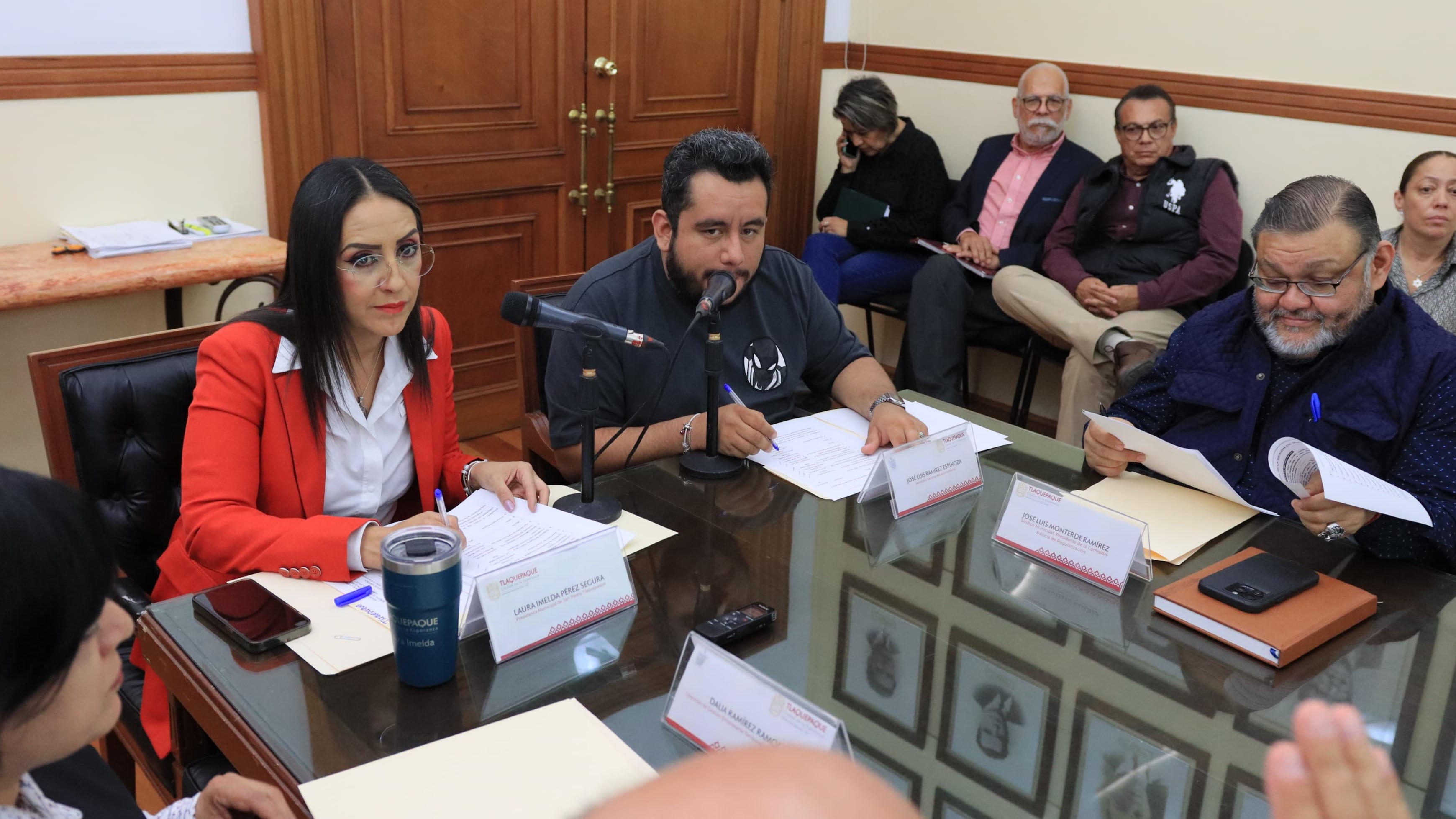 El Gobierno de San Pedro Tlaquepaque, llevó a cabo la instalación de la Comisión Municipal de Regularización (COMUR), la cual tiene como objetivo garantizar el pleno desarrollo del municipio con espacios urbanizados, y dar certeza jurídica a las familias sobre su patrimonio.