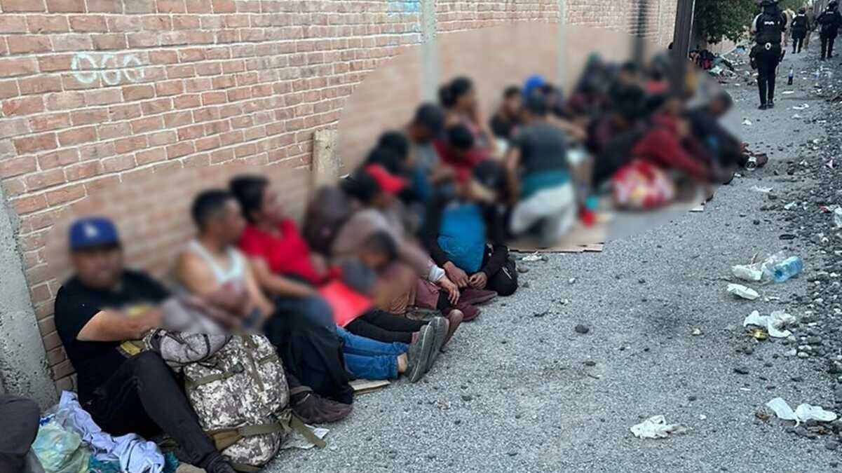 Rescatan a migrantes de patio de Ferromex en Torreón.