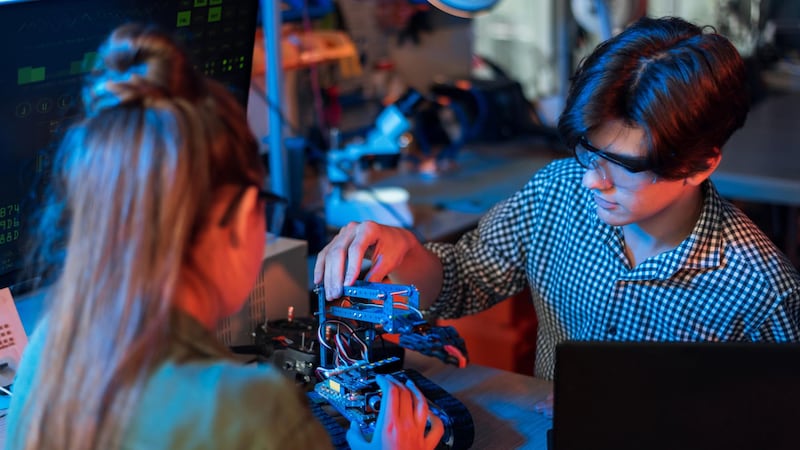Este proyecto busca estudiantes TIC con proyectos de impacto social, además, hay becas completas disponibles