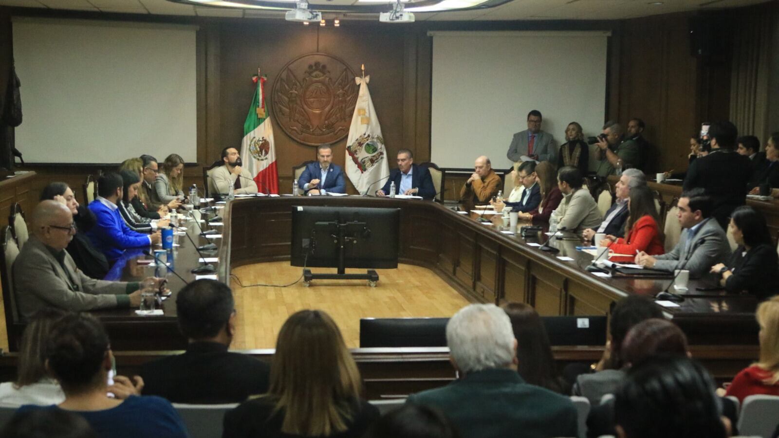Adrián de la Garza explicó que independientemente de que el ejecutivo no haya publicado la actualización de valores catastrales para esta ciudad, el trabajo se seguirá planeando y ejecutando.