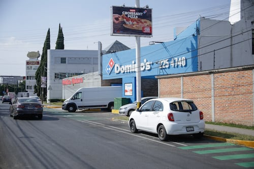 Conductores no respetan ciclovías; aplican primeras multas tras socialización