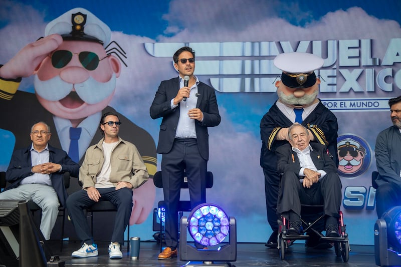 Dr. Simi presenta Vuela México