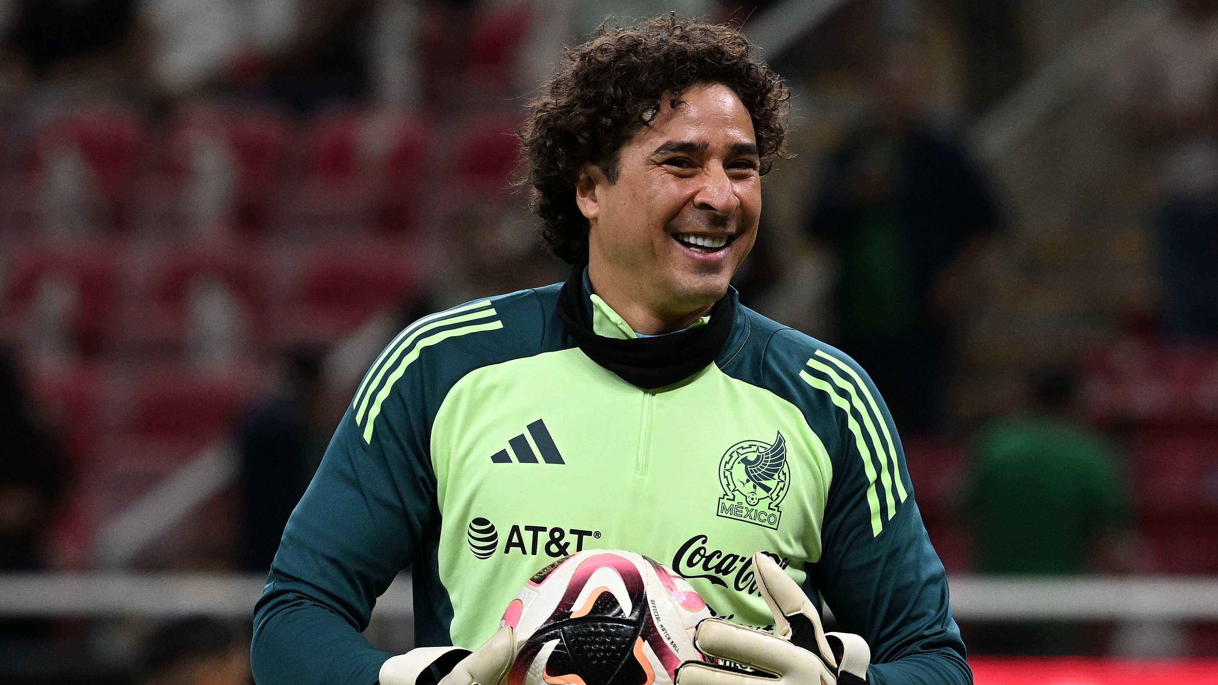 Guillermo Ochoa apunta a volver con el Tri.