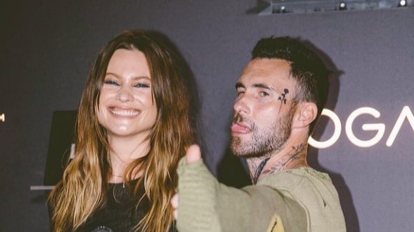 Modelo de Onlyfans destapa en Tik Tok presunta infidelidad de Adam Levine a su esposa con ella
