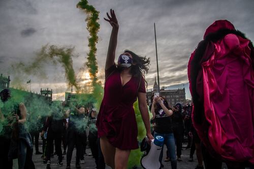 “Soy feminista por mis hijos”: mexicanas cambian su vida y muestran su resiliencia durante el 8M