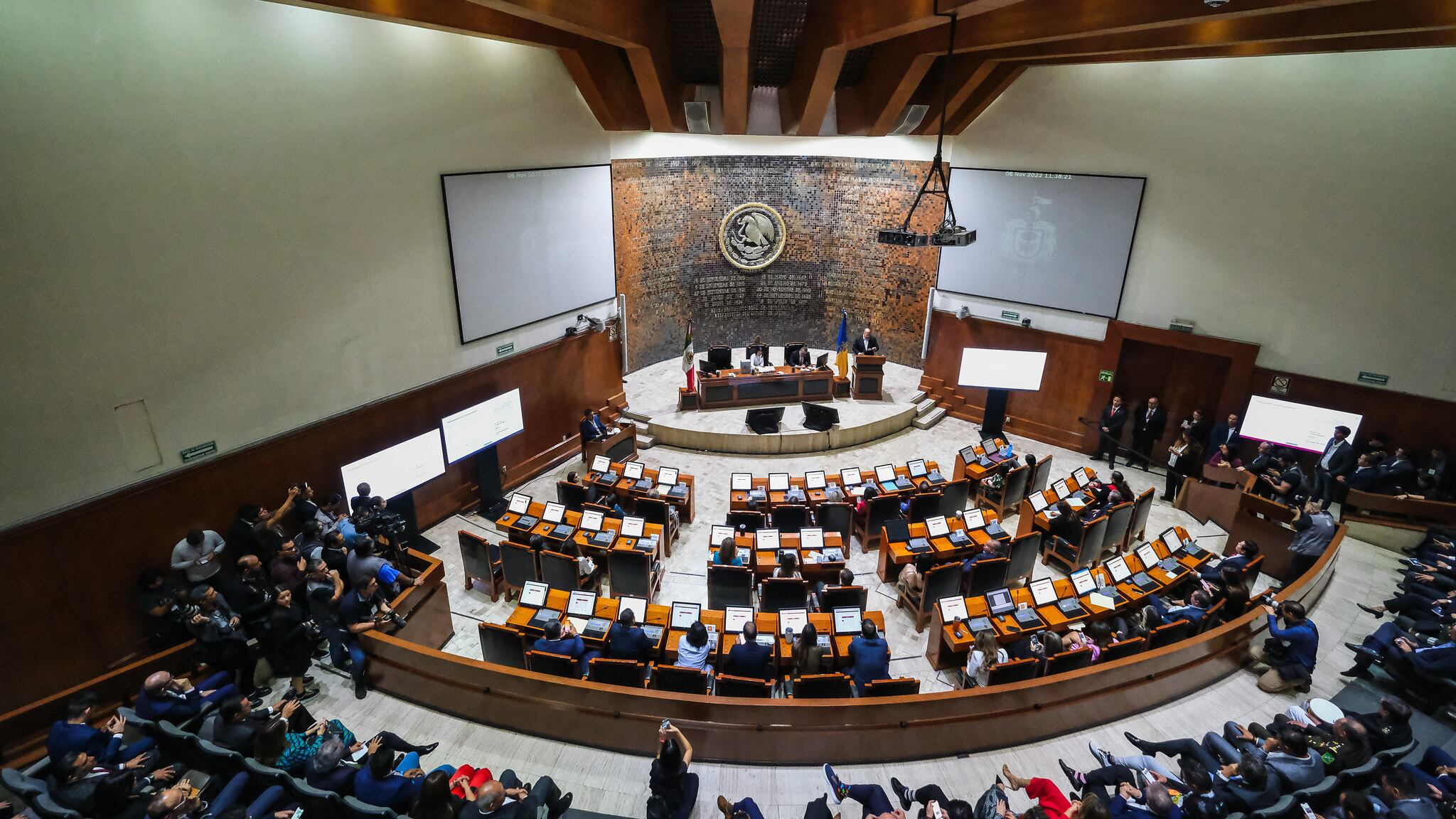 El informe de Alfaro genero reacciones diversas de los grupos políticos de la entidad.