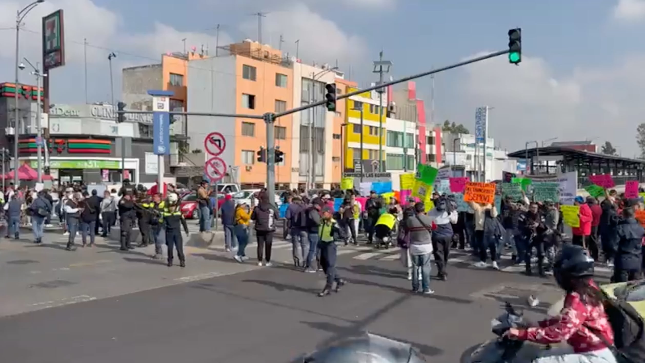 Realizaron cierres en diferentes puntos de la CDMX. (Especial)