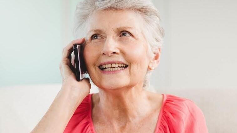 abuela celular adulto mayor