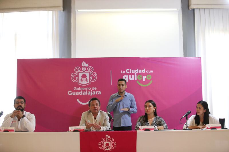 El alcalde Pablo Lemus mencionó que se removerán tres mil 857 papeleras que están siendo subutilizadas y sólo quedarán cuatro mil 723.