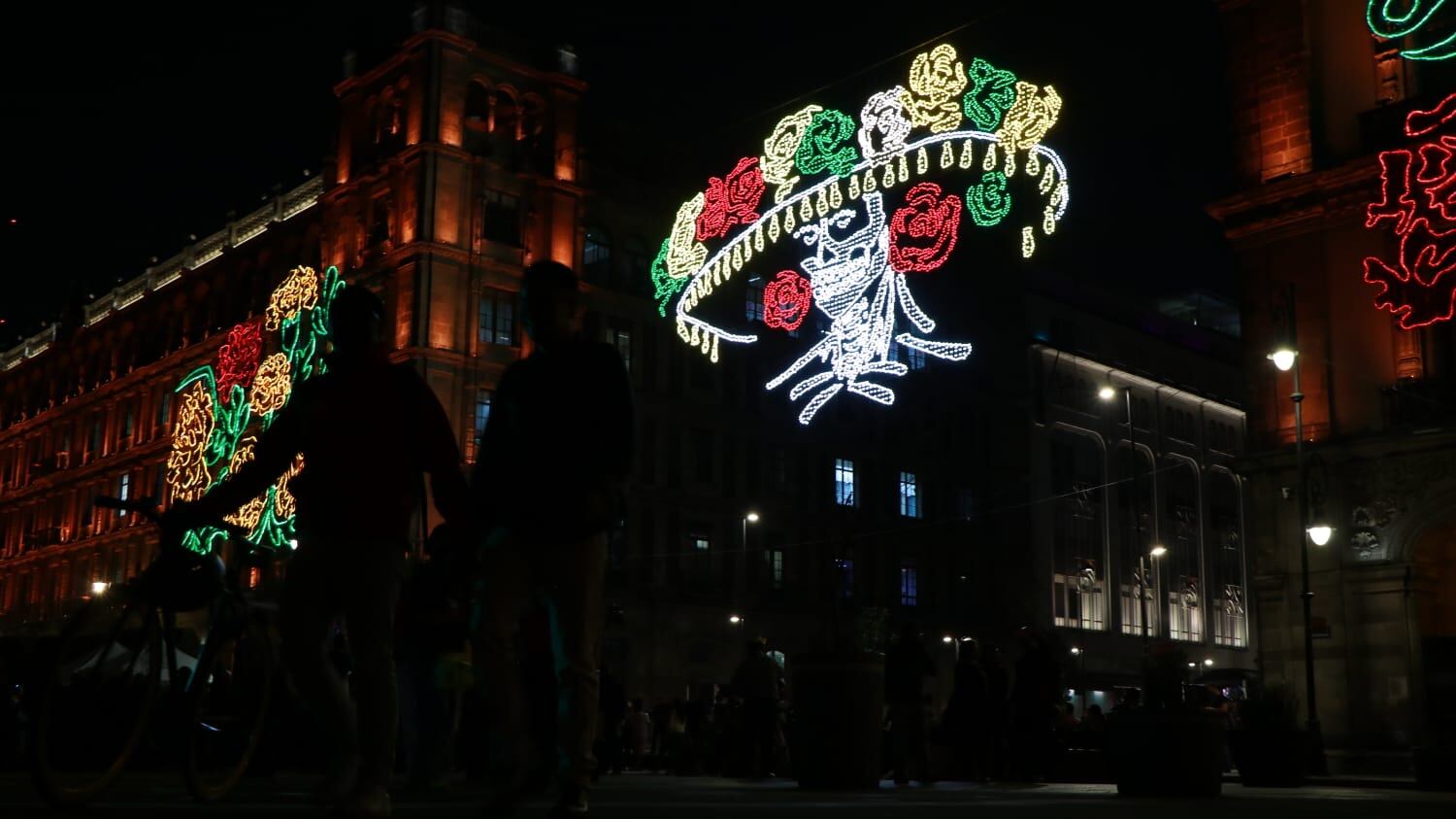 Encendido decorativo por el Día de Muertos en el Centro Histórico