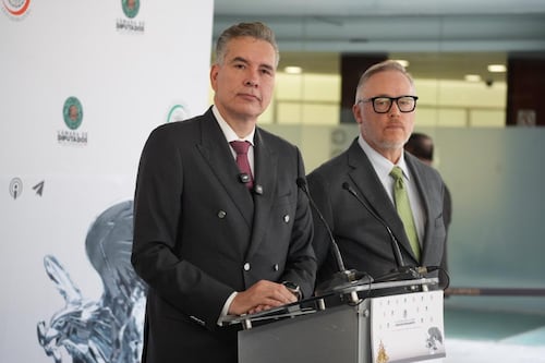 Waldo Fernández solicita licencia en el Senado; enfocará su trabajo político en Nuevo León