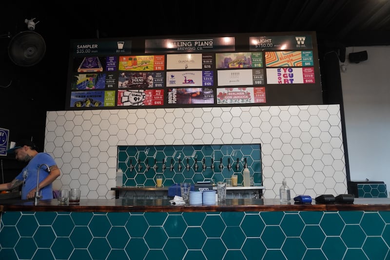 Los taprooms y restaurantes de BBQ texano son donde la pasión por el deporte se vive acompañada de amigos, buena comida y cerveza de calidad