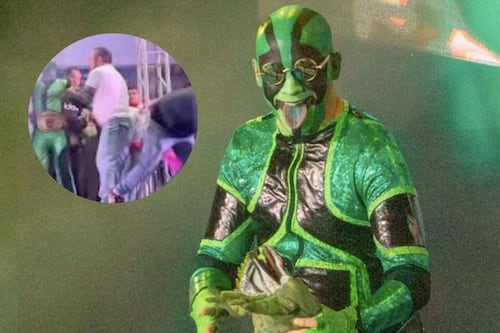 ¡Terror en la lucha libre! Fan de Mr. Iguana cae de 3 metros tras ser empujado: ¿Negligencia en Arena Xalapa?