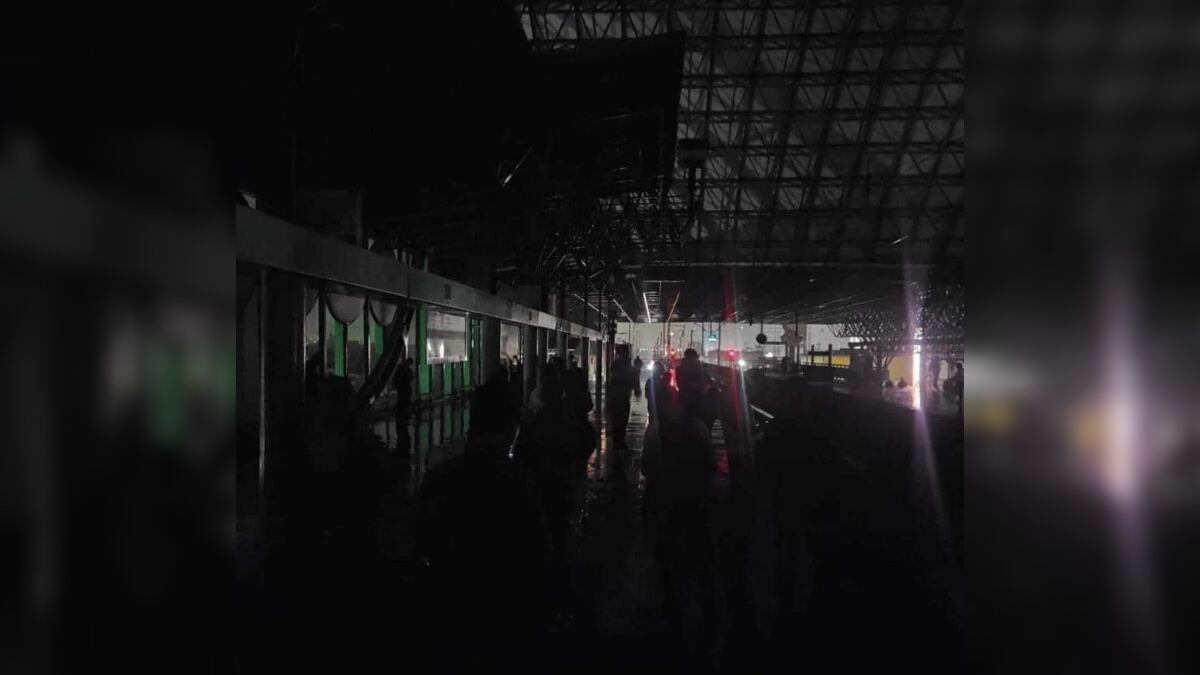 Protección Civil Nuevo León confirmó que no hubo lesionados y que las personas fueron liberadas después de que volvió la energía.