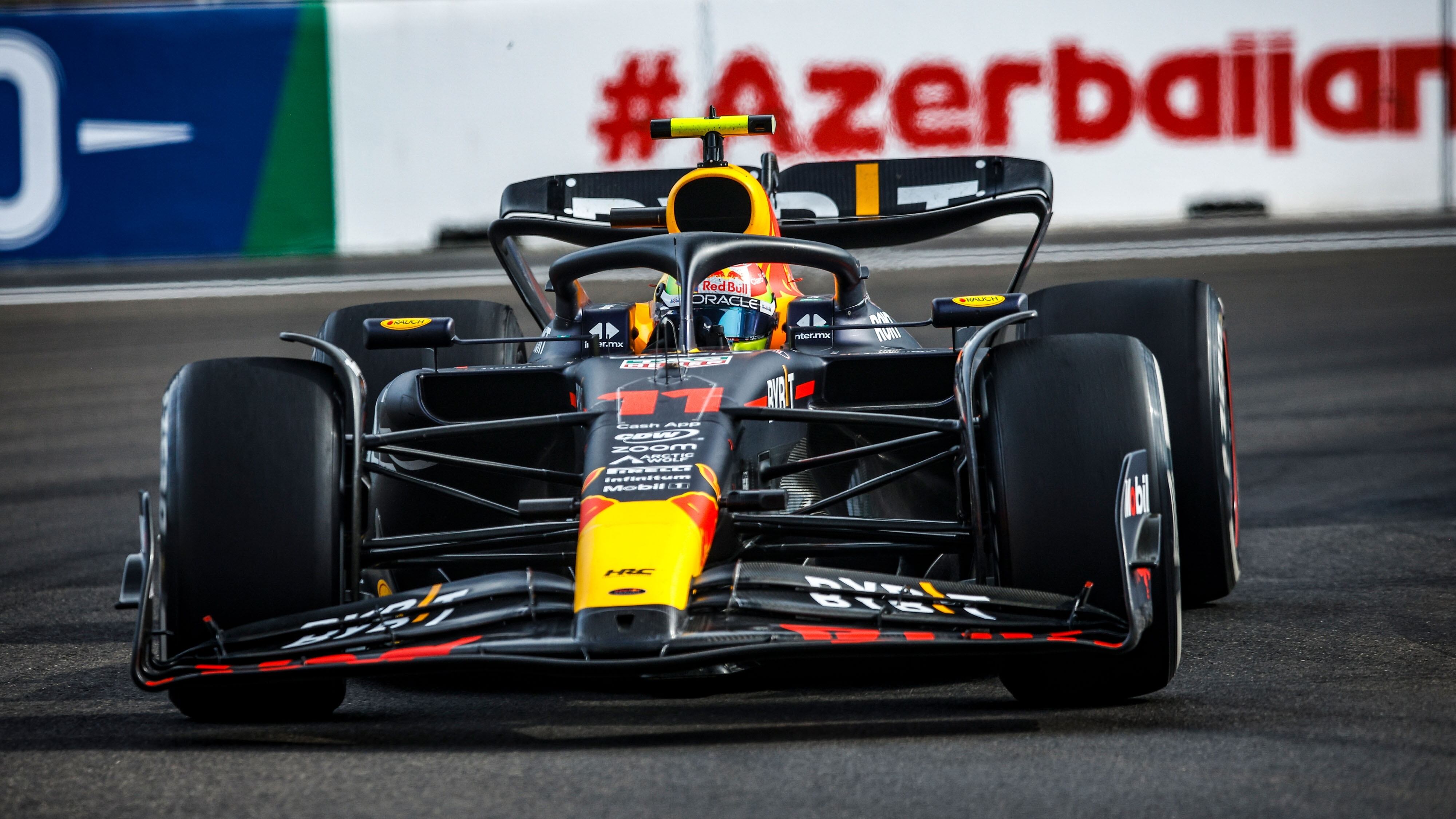Checo Pérez no lución con su RB19 en la primera práctica en Miami.