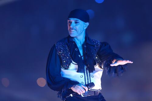 “Qué belleza, le dieron un estate quieto”, Sergio Mayer celebra agresión a Vicente Serrano