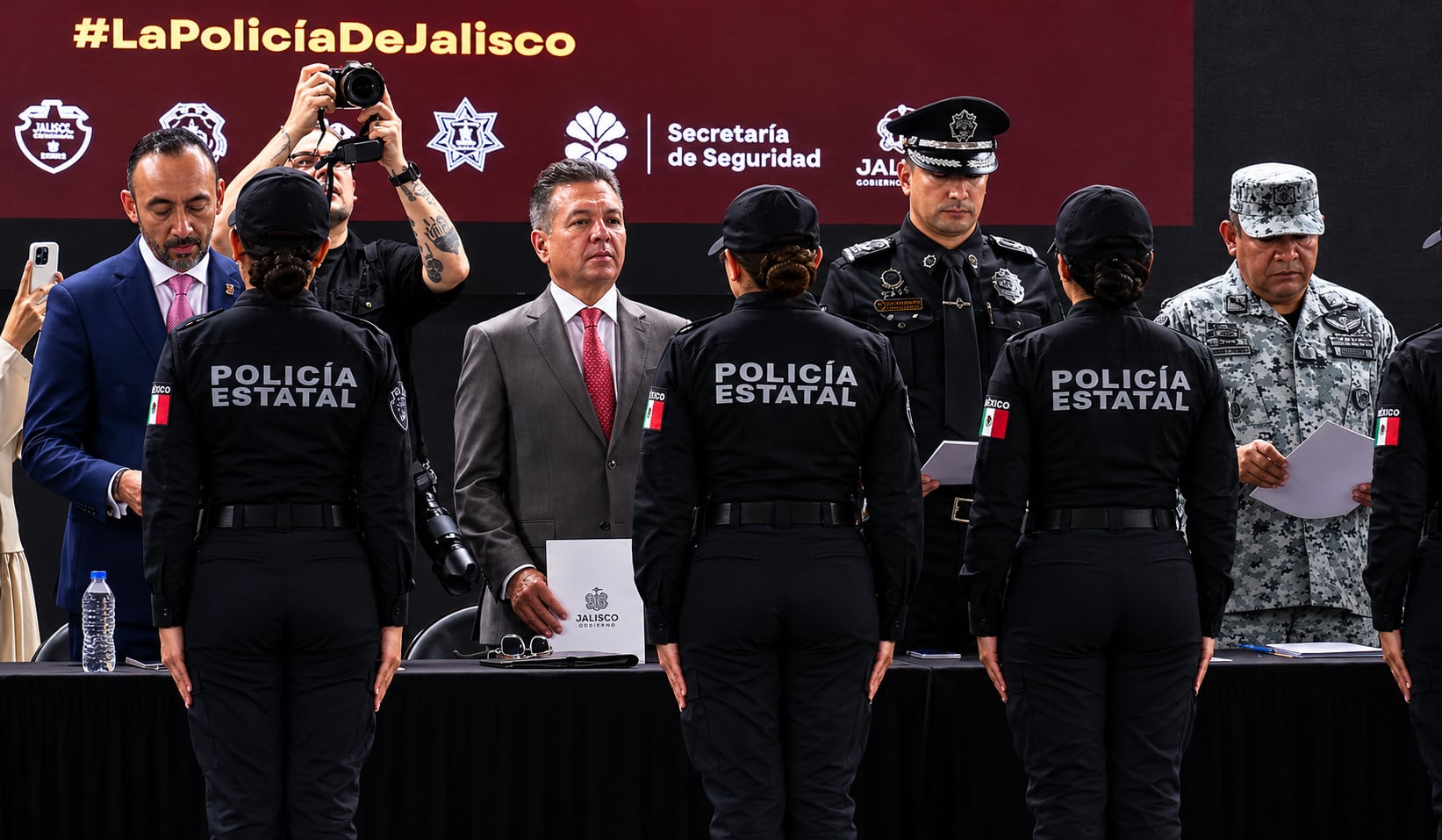Egresan 115 policías en Jalisco; destacan presencia de más aspirantes tras mejoras laborales