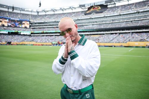 J Balvin adelanta su nuevo proyecto musical durante show de medio tiempo