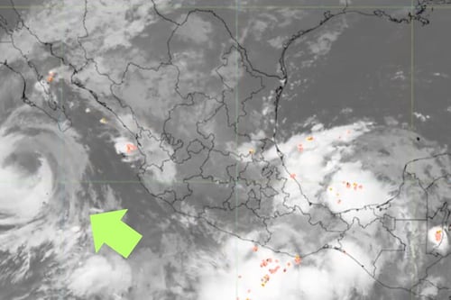 Huracán Priscilla se degrada a categoría 1; seguirá causando fuertes lluvias en México