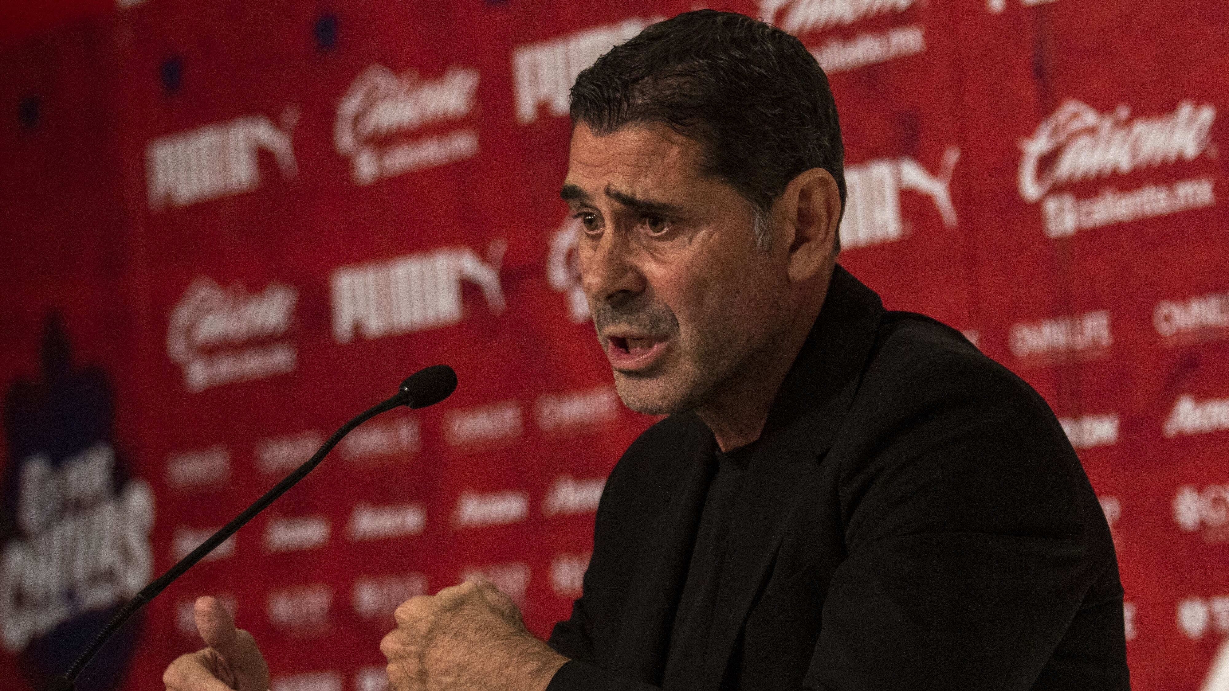 Fernando Hierro fue el encargado de presentar a los nuevos refuerzos