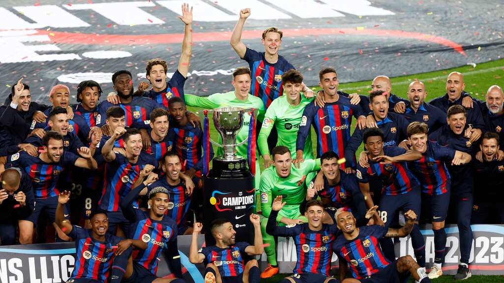 Barcerlona levantó su título de liga 27.