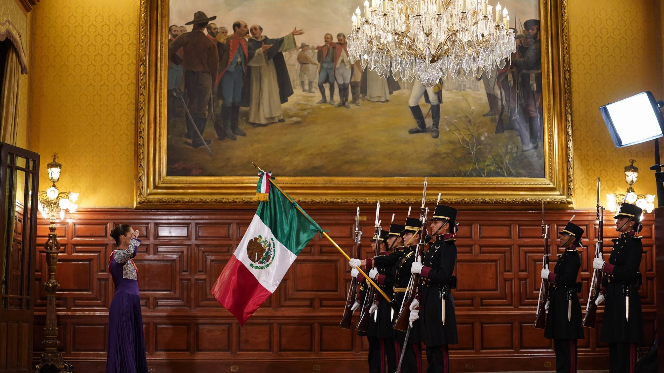 Histórico Grito de Independencia: Por primera vez, una mujer encabeza la ceremonia del Grito de Independencia