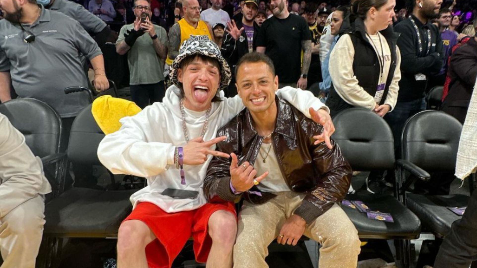 Peso Pluma y Chicharito Hernández