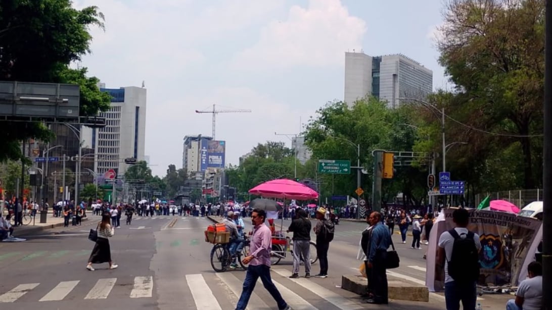 Autoridades reportaron cierres totales en Insurgentes y Reforma, con alternativas como Circuito Interior ante la congestión vehicular.