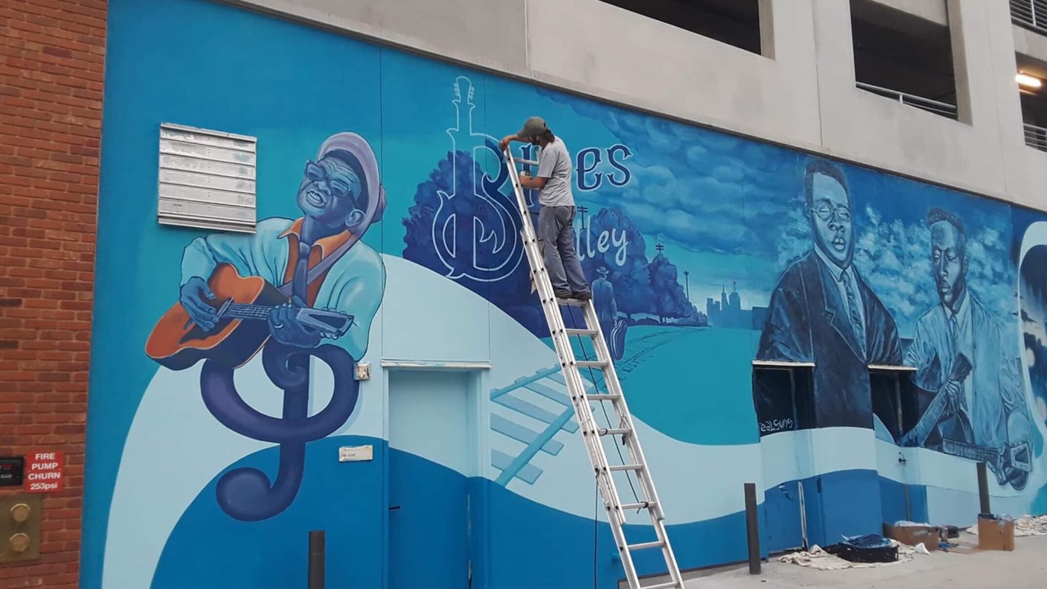 Visit Dallas invita a todos a visitar esta nueva obra en la Ciudad de México para sumergirse en la historia musical de Dallas