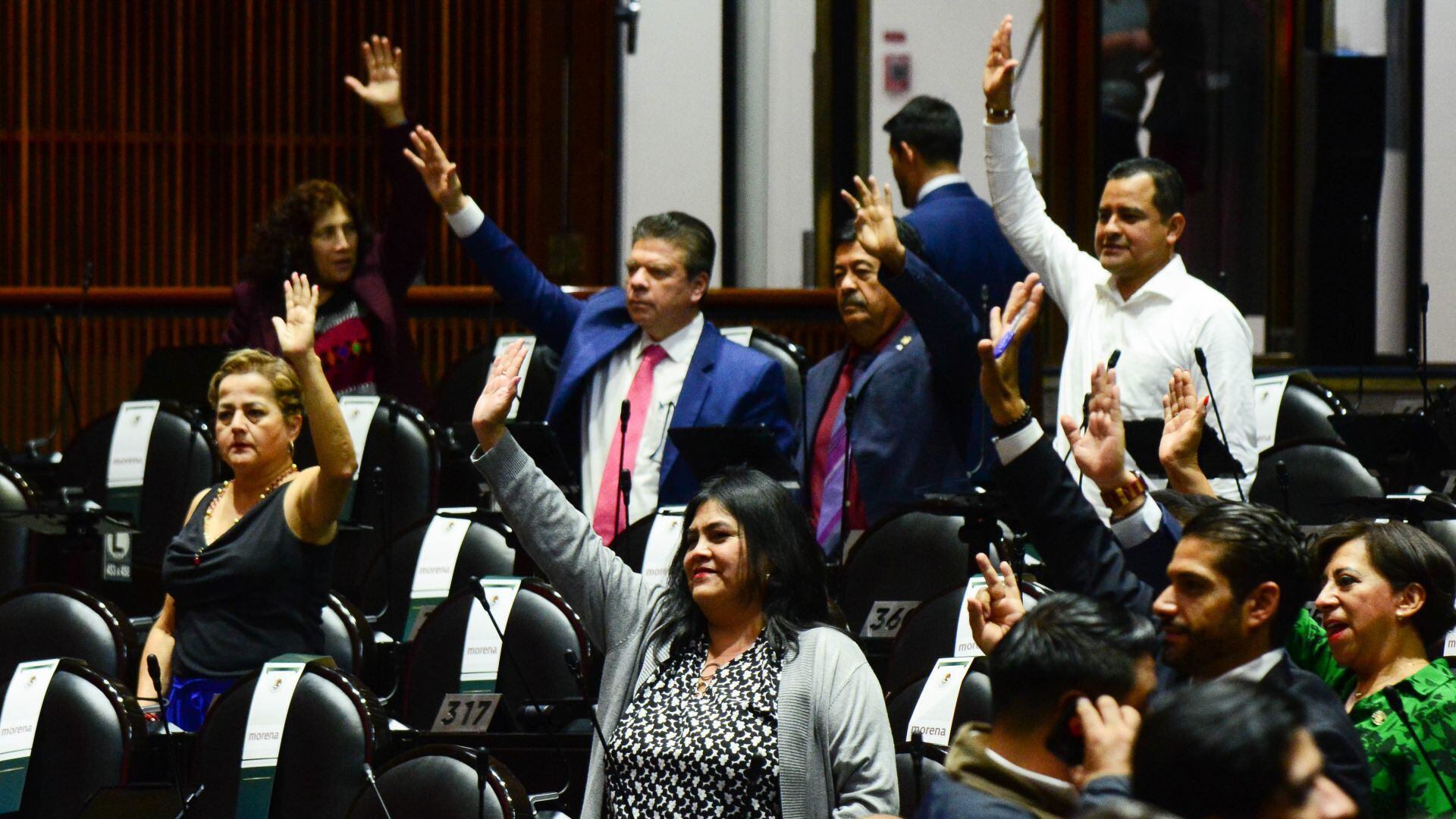 #Política Confidencial diputados meten acelerador a iniciativas