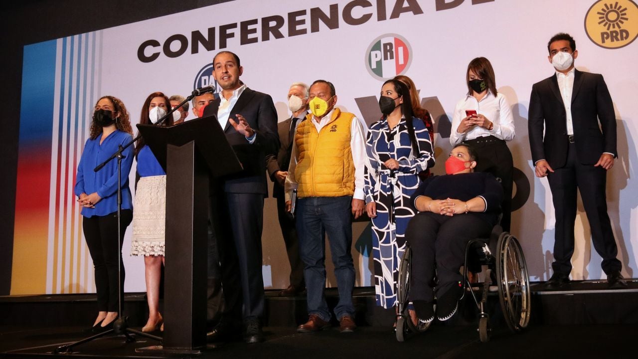 Representantes de la Coalición Va por México conformada por PAN, PRI y PRD