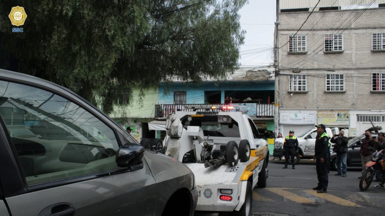 En el marco del programa Chatarrización se retiran coches que llevan más de 15 días estacionados en vía pública
