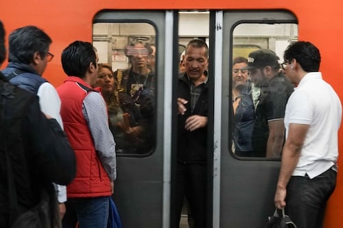 Un Metro que colapsa, una ciudad que se detiene