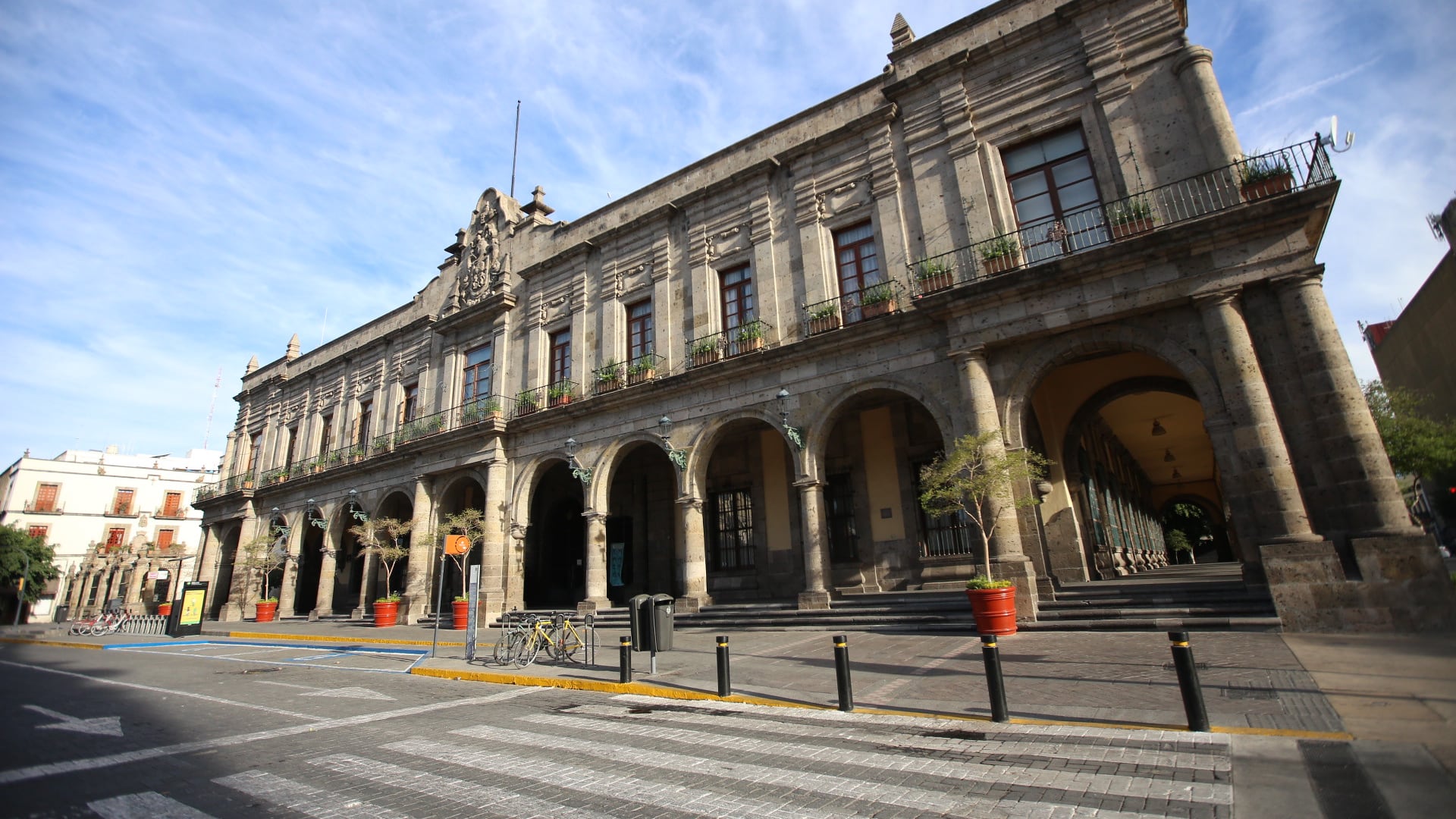 A decir de los regidores de Morena, parte del encarecimiento de las computadoras obedece a que se compraron a un intermediario y no a la empresa fabricante.