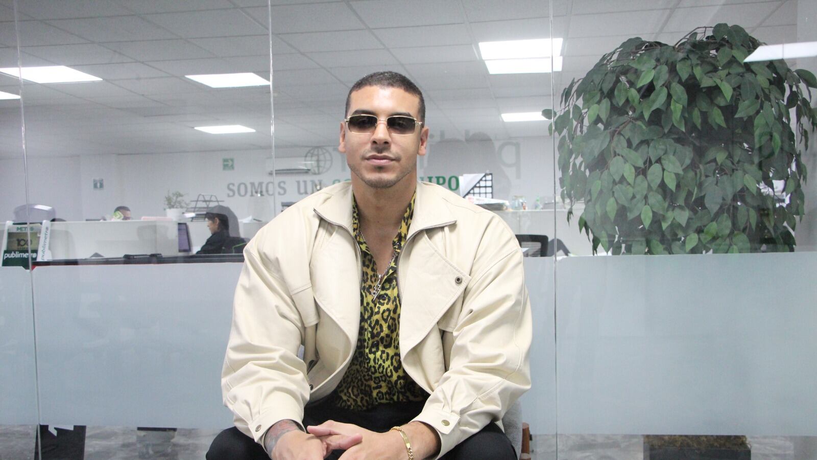 Manuel Medrano lanza ‘Superior’ y llega al Palacio de los Deportes por 10 Años de trayectoria