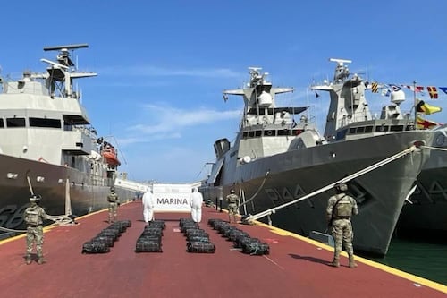 Marina incauta 601 kilos de cocaína frente a costas de Guerrero