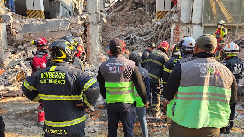 Derrumbe en San Antonio Abad: hallan sin vida al último trabajador atrapado; el saldo, 3 muertos