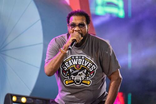 Rapero Fatman Scoop muere luego de colapsar en pleno concierto