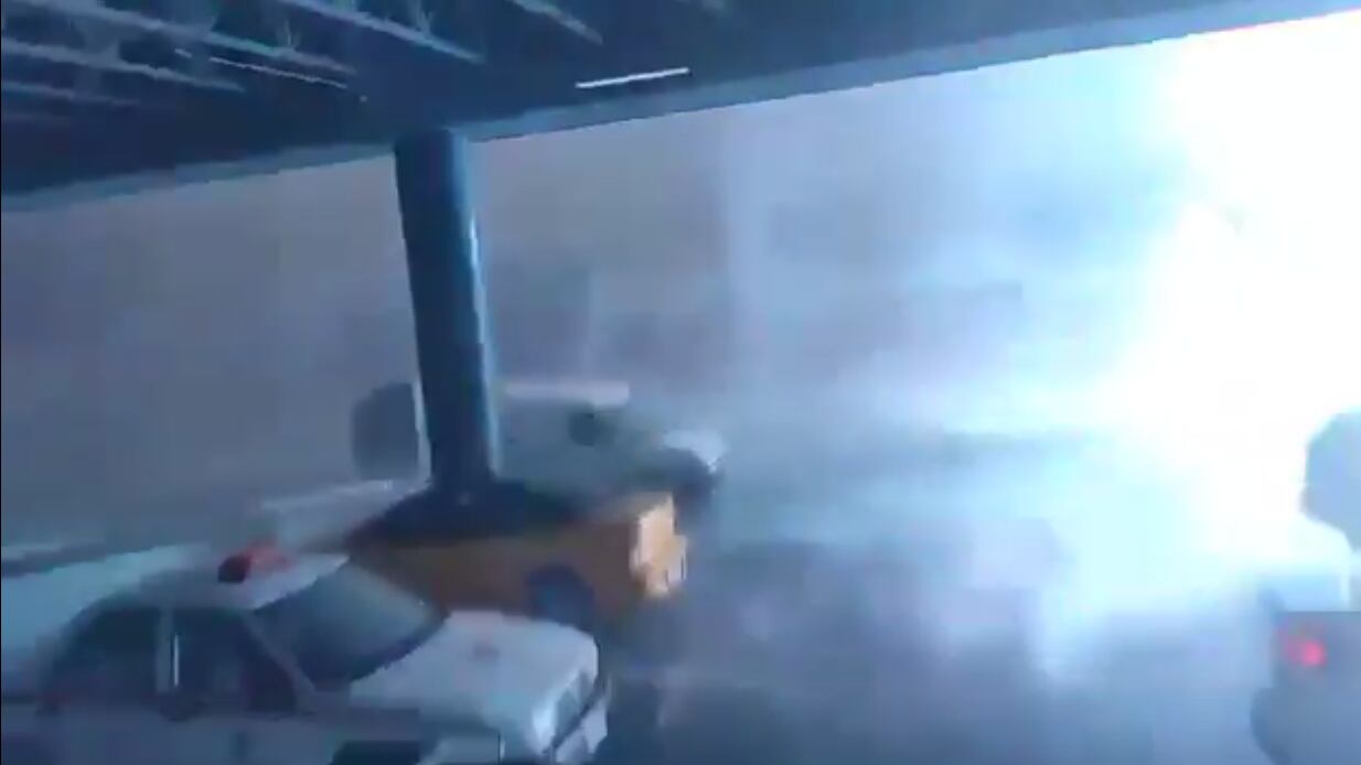 El estruendo fue tan fuerte que un hombre lanzó un grito.