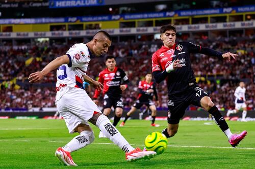 Chivas afronta al Atlas en el Clásico tapatío en medio de la polémica